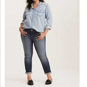 Torrid boyfriend jeans medium wash
